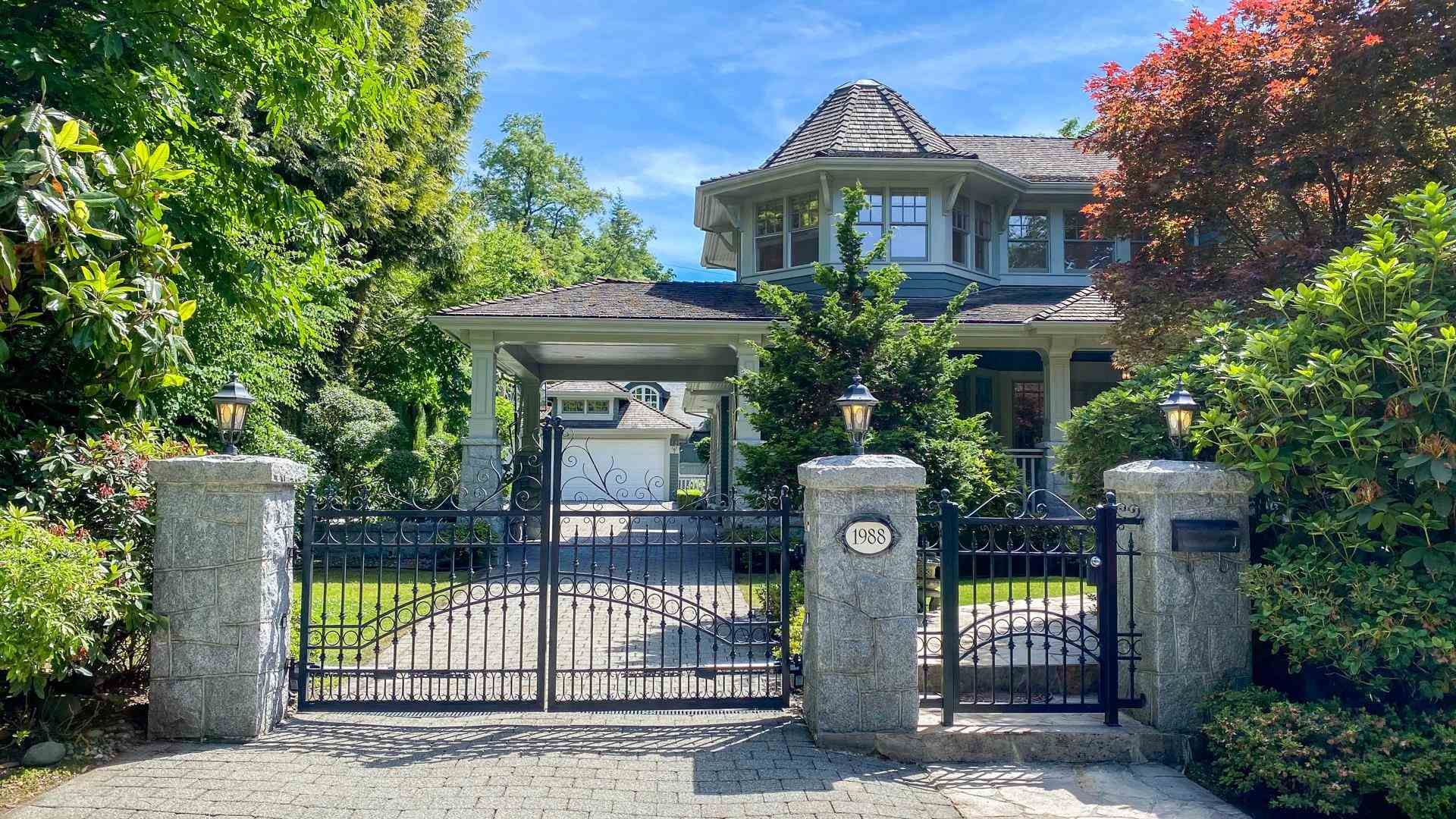 I have sold a property at 1988 18TH AVE W in Vancouver
